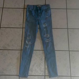 Like new Levi’s 720 high rise super skinny size 26